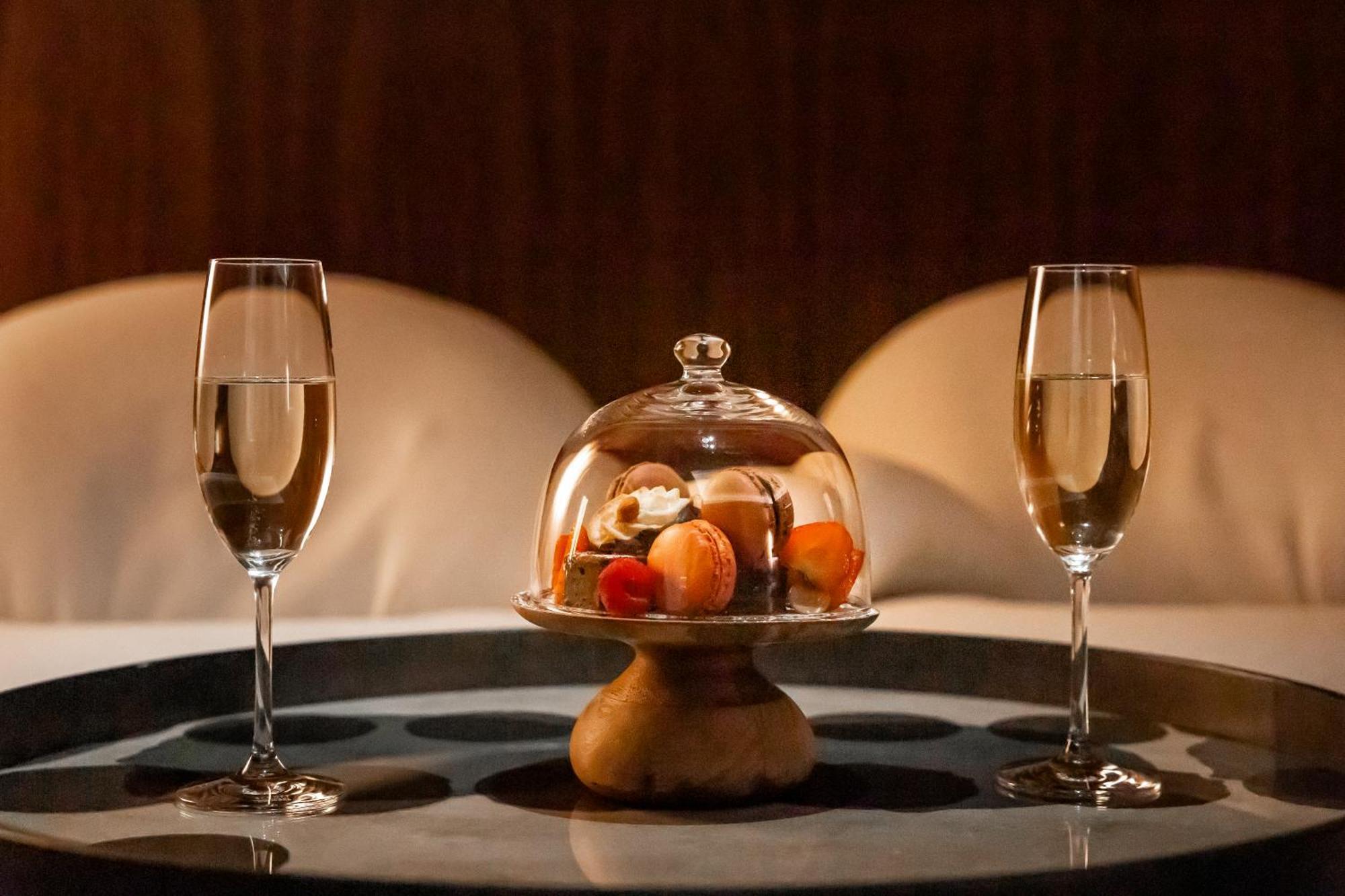 Iceland Parliament Hotel, Curio Collection By Hilton Reykjavik Bagian luar foto