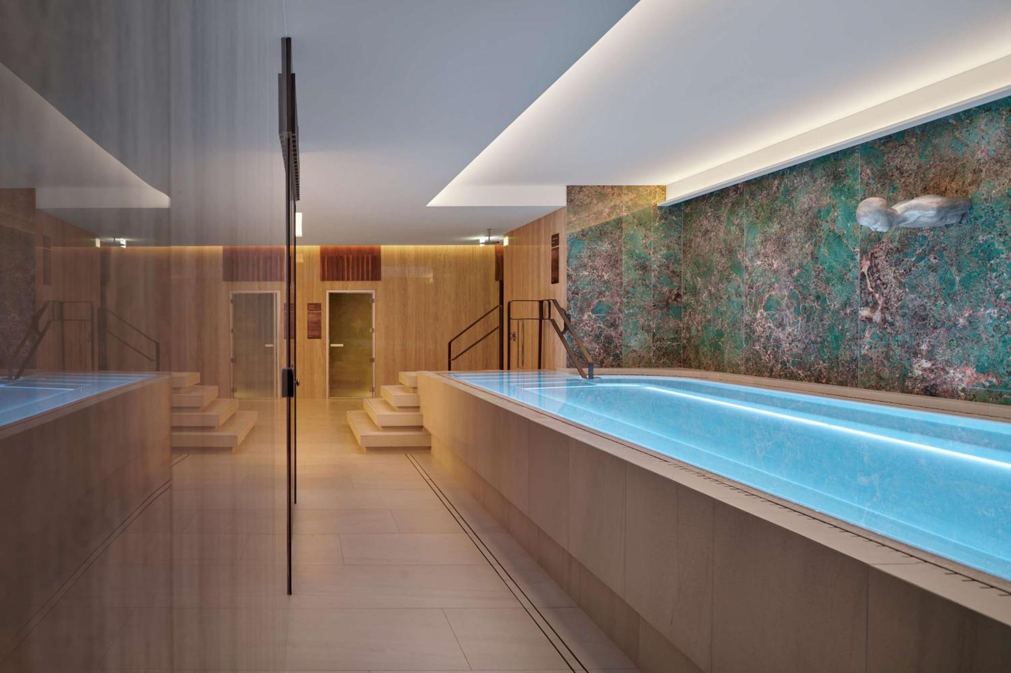 Iceland Parliament Hotel, Curio Collection By Hilton Reykjavik Bagian luar foto