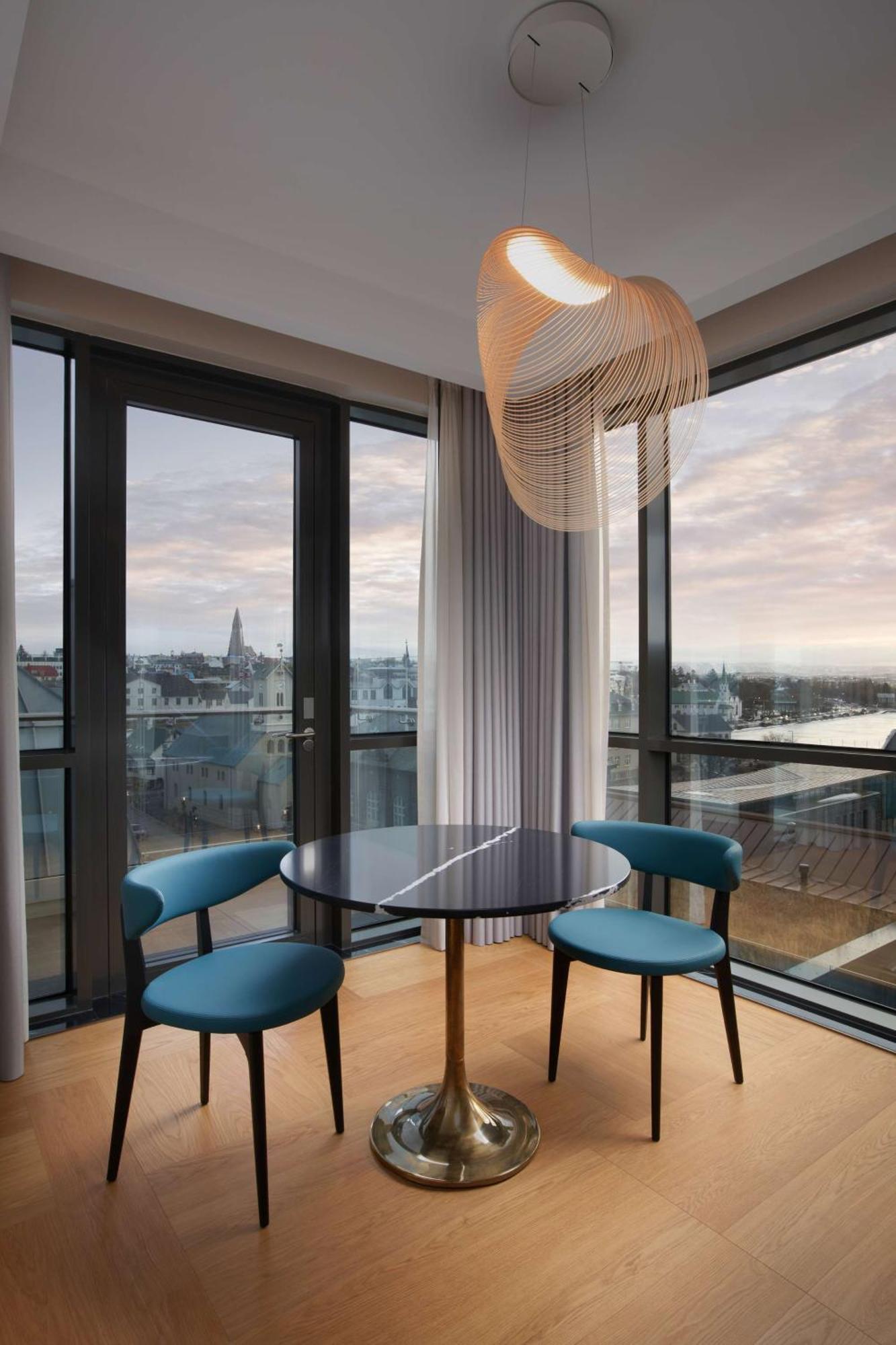 Iceland Parliament Hotel, Curio Collection By Hilton Reykjavik Bagian luar foto