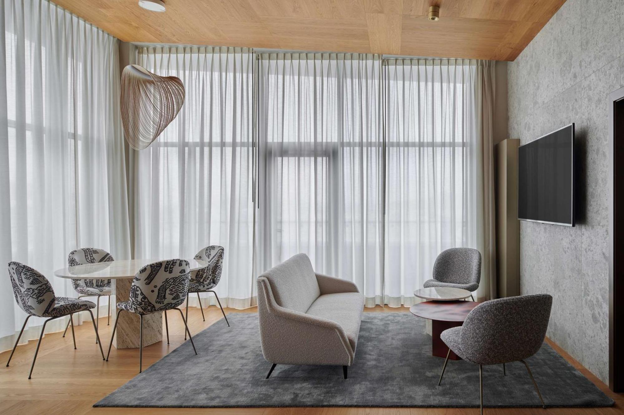 Iceland Parliament Hotel, Curio Collection By Hilton Reykjavik Bagian luar foto