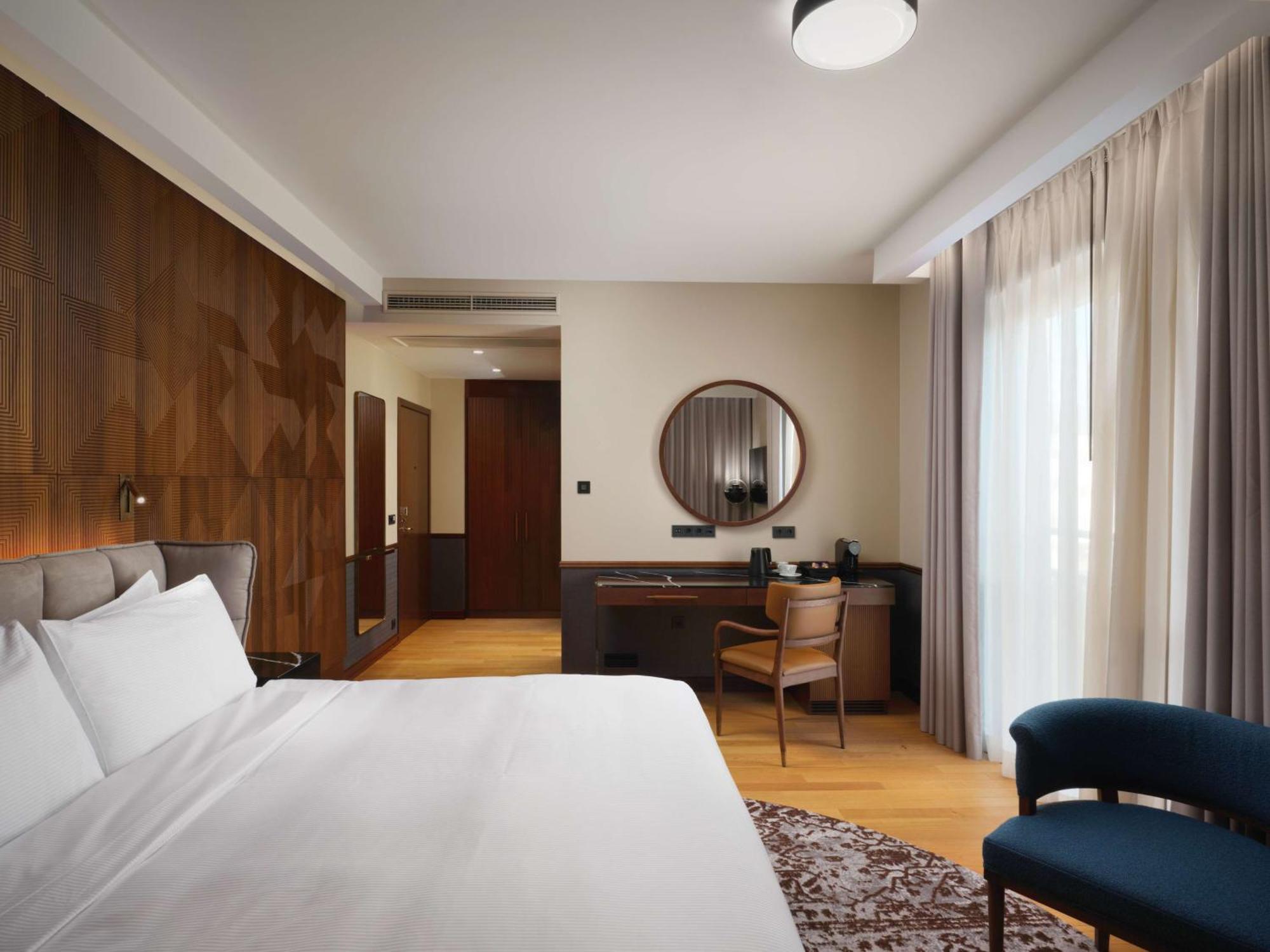 Iceland Parliament Hotel, Curio Collection By Hilton Reykjavik Bagian luar foto